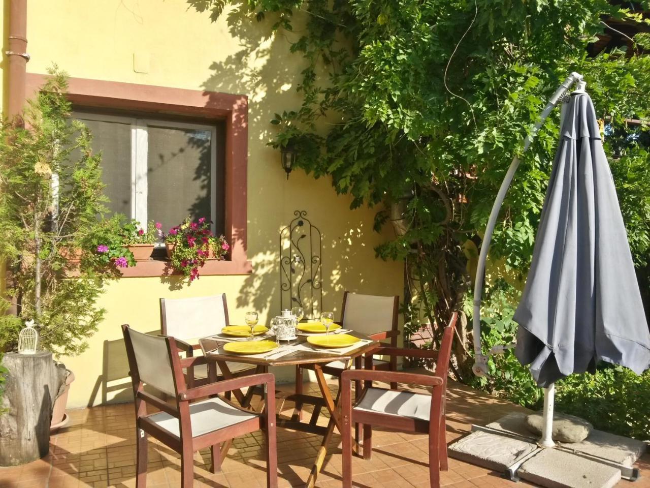 Casa Mica Guesthouse Bukares Bagian luar foto