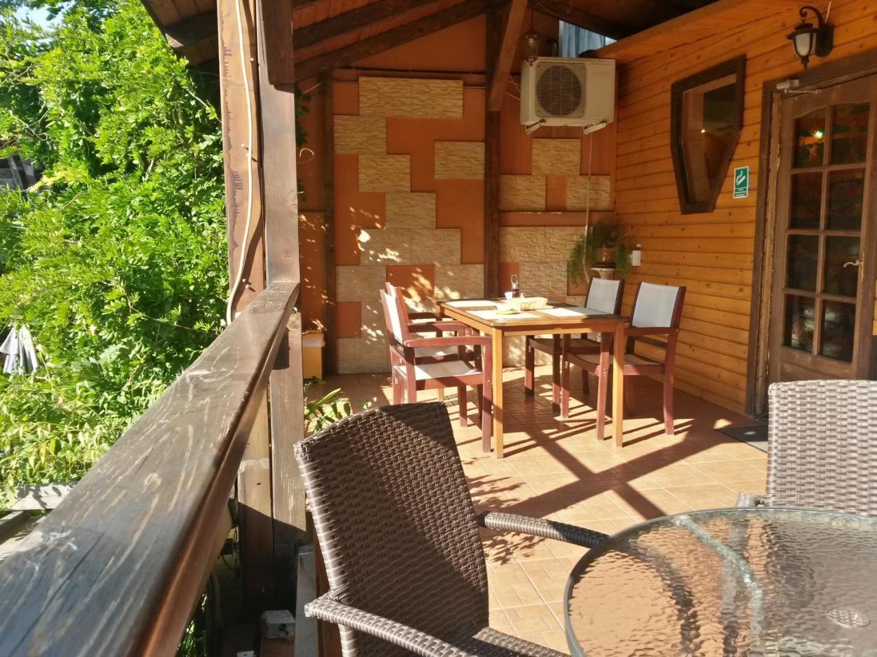 Casa Mica Guesthouse Bukares Bagian luar foto