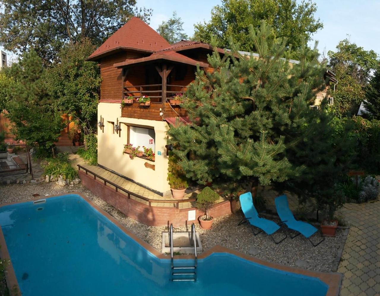 Casa Mica Guesthouse Bukares Bagian luar foto