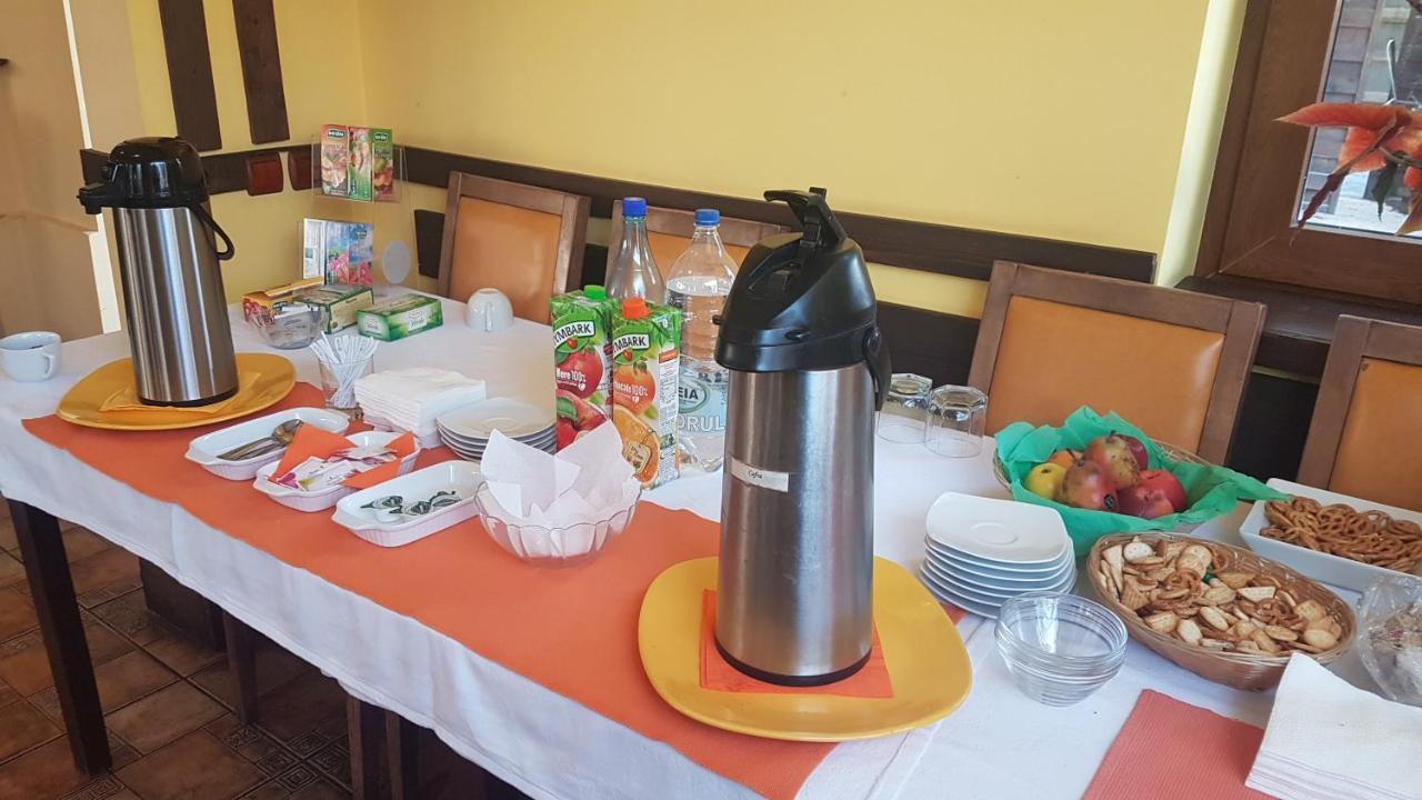 Casa Mica Guesthouse Bukares Bagian luar foto