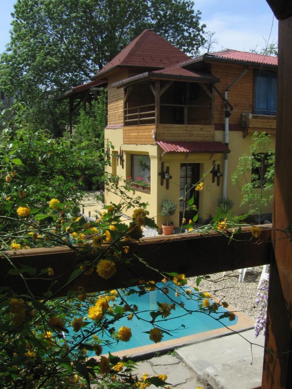 Casa Mica Guesthouse Bukares Bagian luar foto