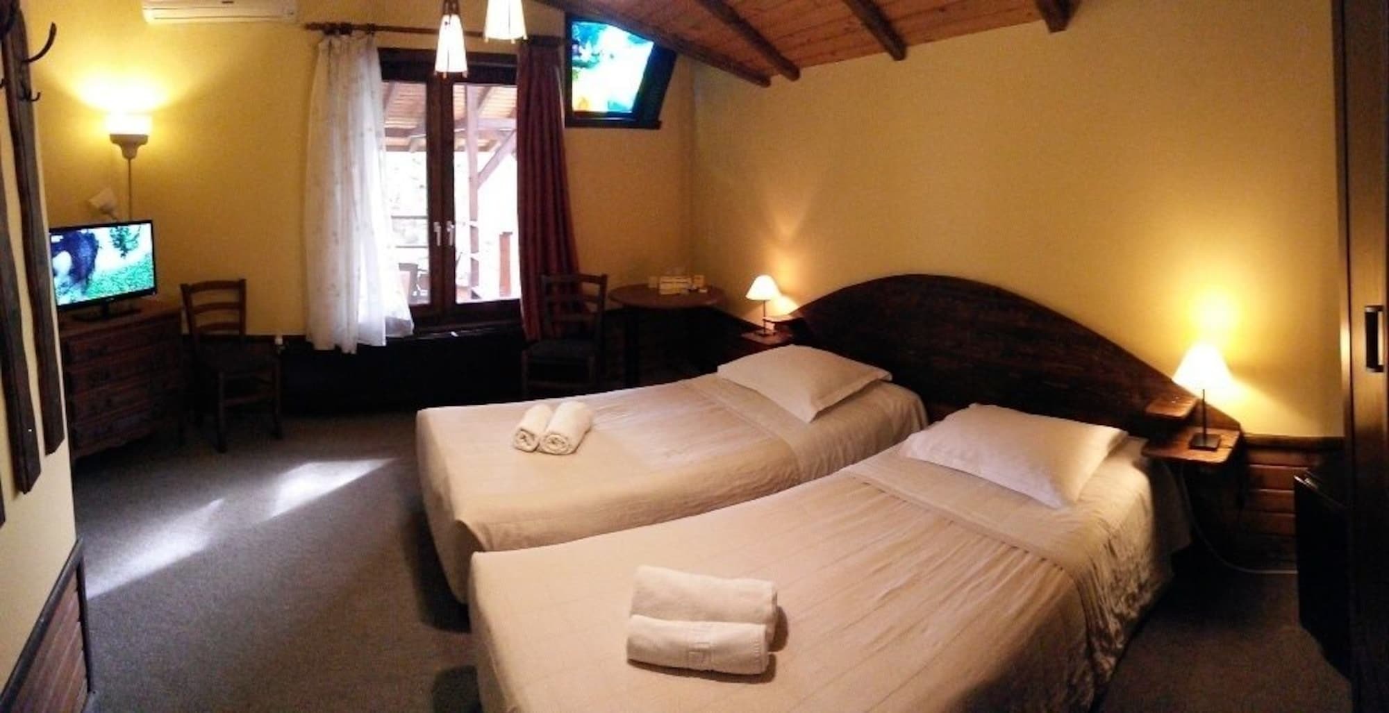 Casa Mica Guesthouse Bukares Bagian luar foto